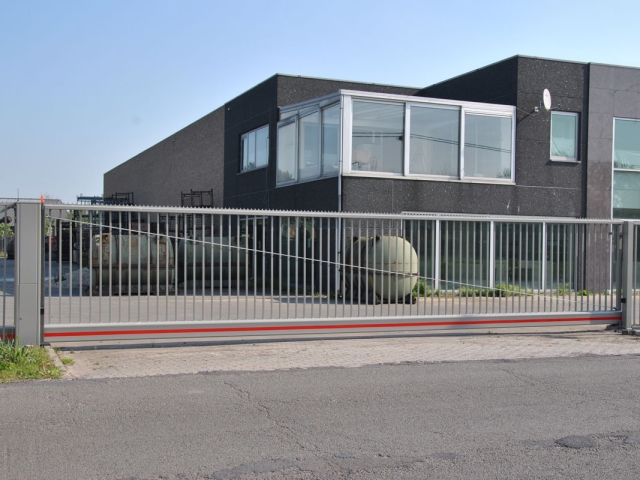 INDUSTRIEEL VRIJDRAGENDE SCHUIFPOORT 002